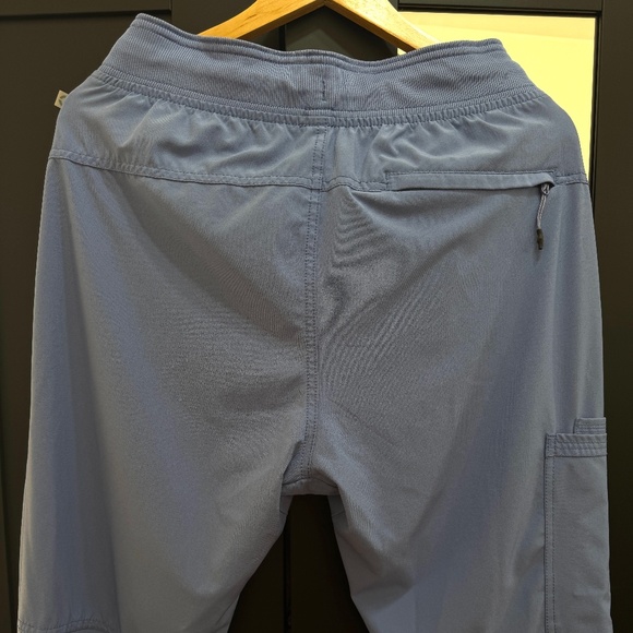 Cherokee Infinity Ciel Scrub Top & Jogger Bottom Set - Picture 4 of 9